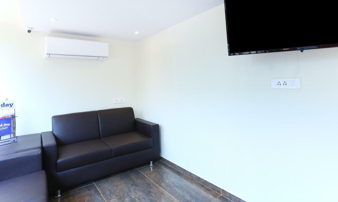 Treebo Trend Aviva Suites Mumbai  Buitenkant foto