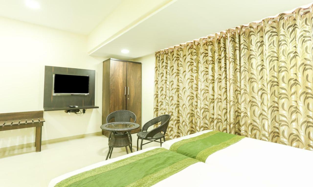 Treebo Trend Aviva Suites Mumbai  Buitenkant foto